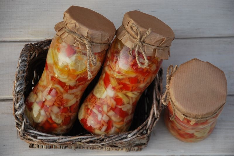 Sałatka z ogórków na zimę