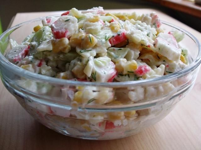 Salatka z paluszkami krabowymi III