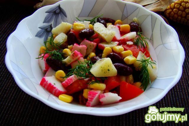 Sałatka z paluszków krabowych 