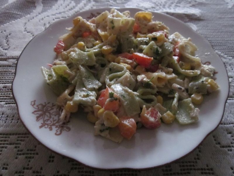 Sałatka z papryką i kukurydzą