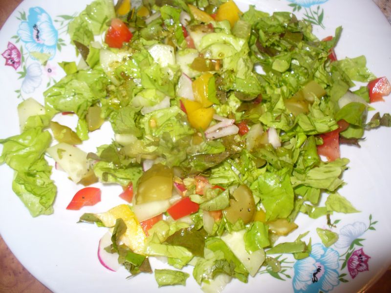 Sałatka z papryką kolorową i pomidorem