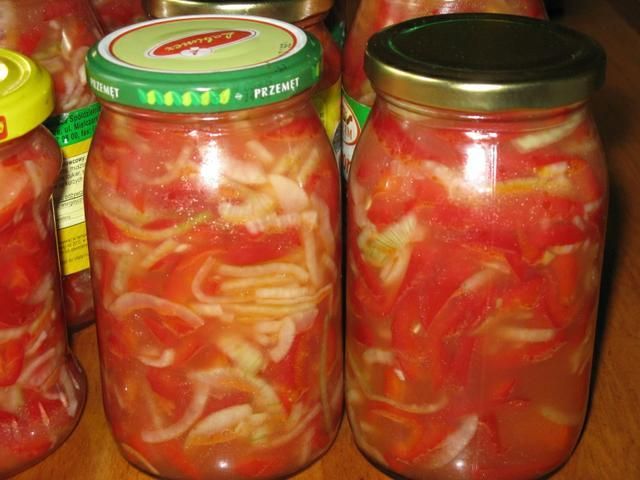 Sałatka z papryki. Sałatka z papryki.