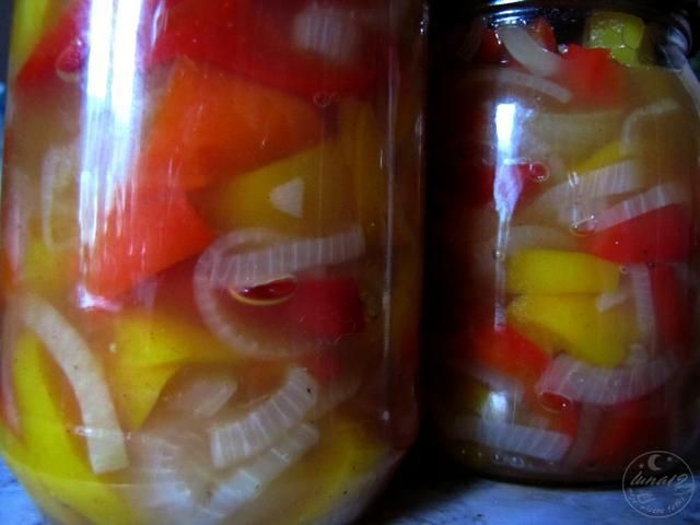Sałatka z papryki aromatyczna Sałatka z papryki aromatyczna