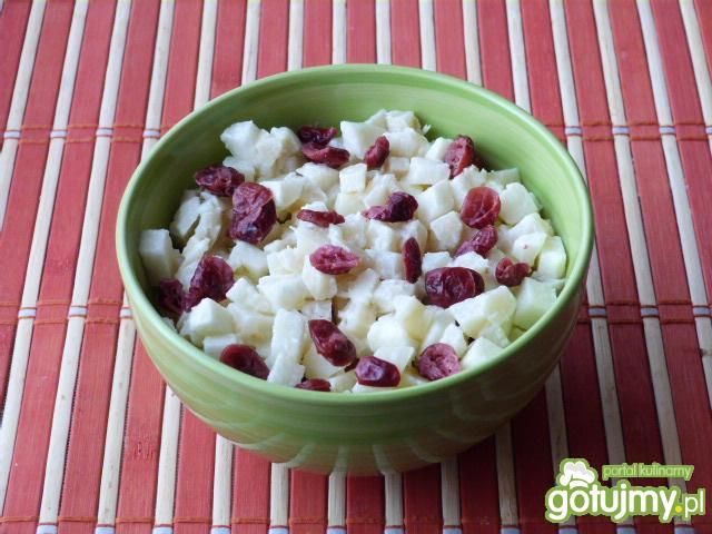 Sałatka z pasternaku z żurawiną