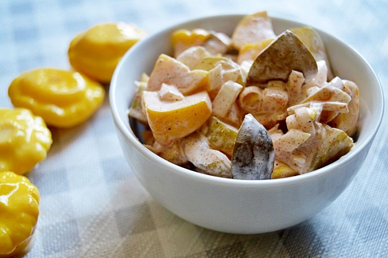 Sałatka z patisonów i kiszonych ogórków Sałatka z patisonów i kiszonych ogórków