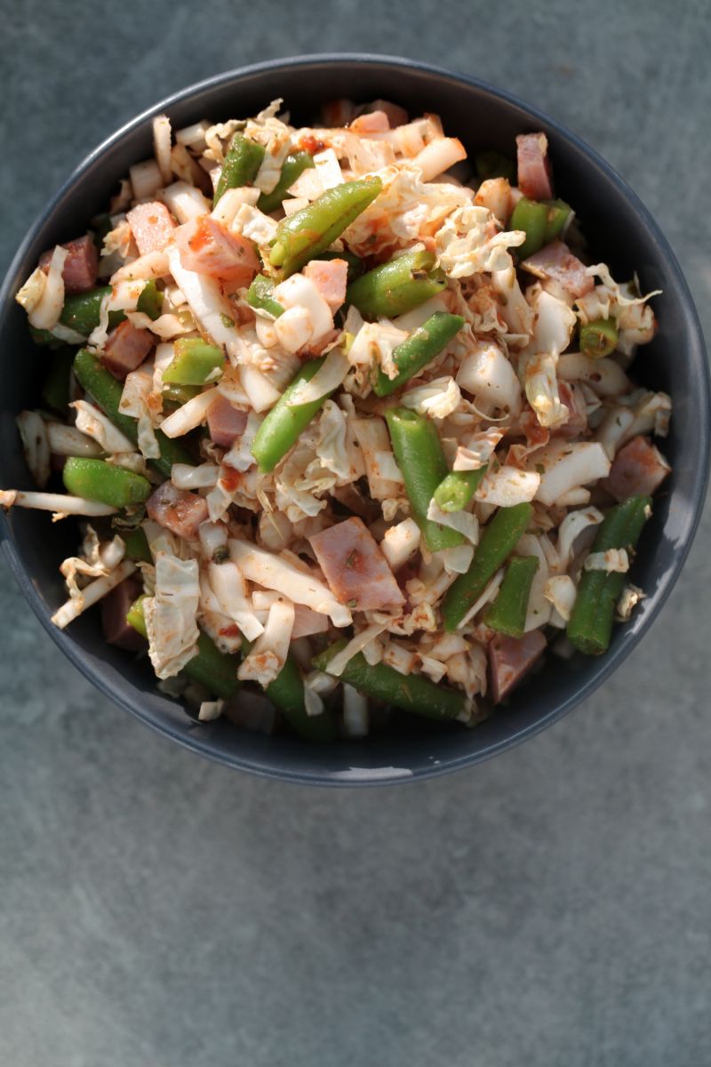 Sałatka z pekinką i fasolką Sałatka z pekinką i fasolką