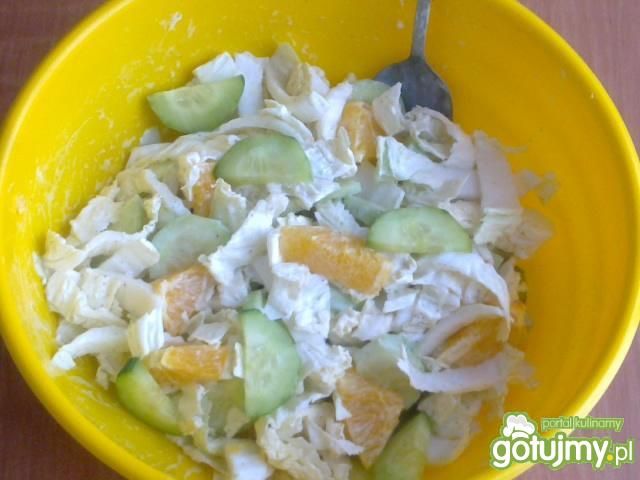 Sałatka z pekinki i pomarańczy 