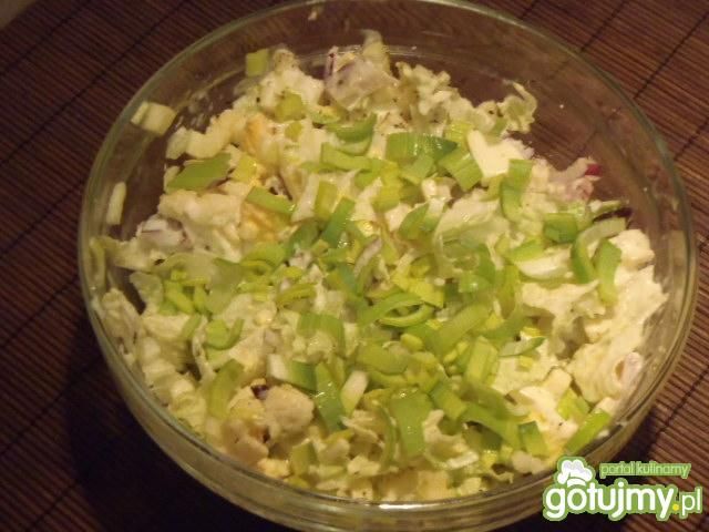 Sałatka z pekinki z jajkami Sałatka z pekinki z jajkami