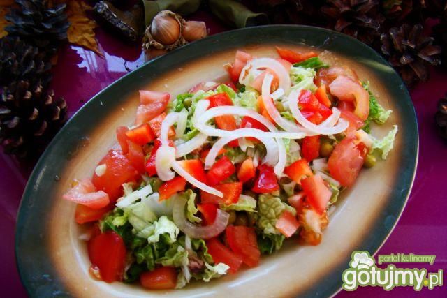 Sałatka z pekińską i tuńczykiem  Sałatka z pekińską i tuńczykiem