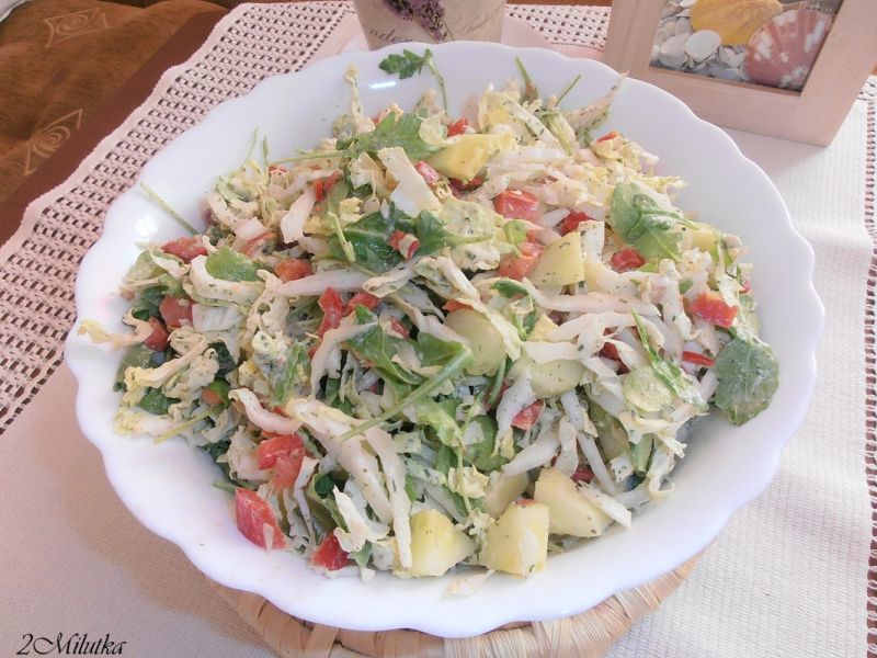 Sałatka z pekińskiej i rukoli