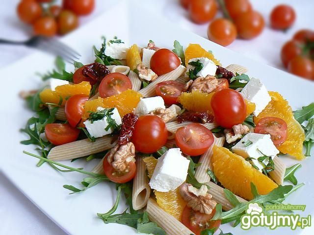 Sałatka z penne i pomarańczą 