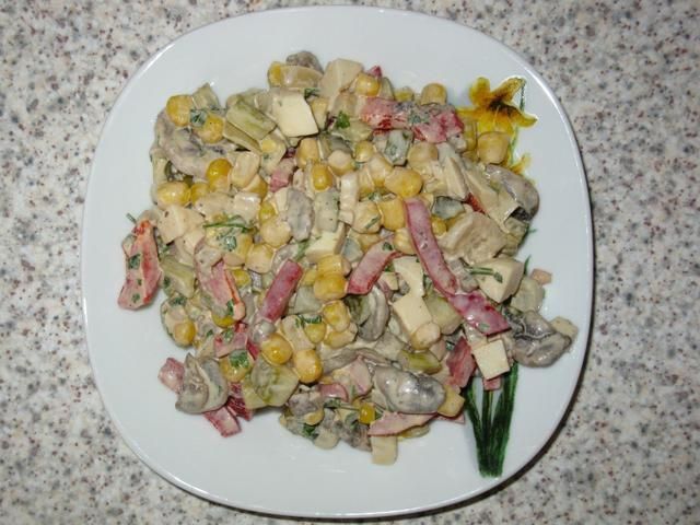 Sałatka z pieczarek i papryki wg ejla Sałatka z pieczarek i papryki wg ejla