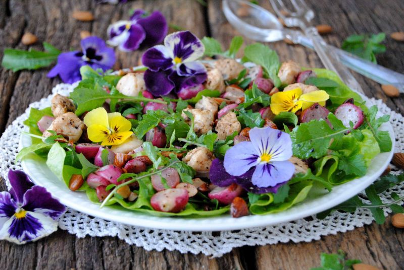 Sałatka z pieczoną rzodkiewką