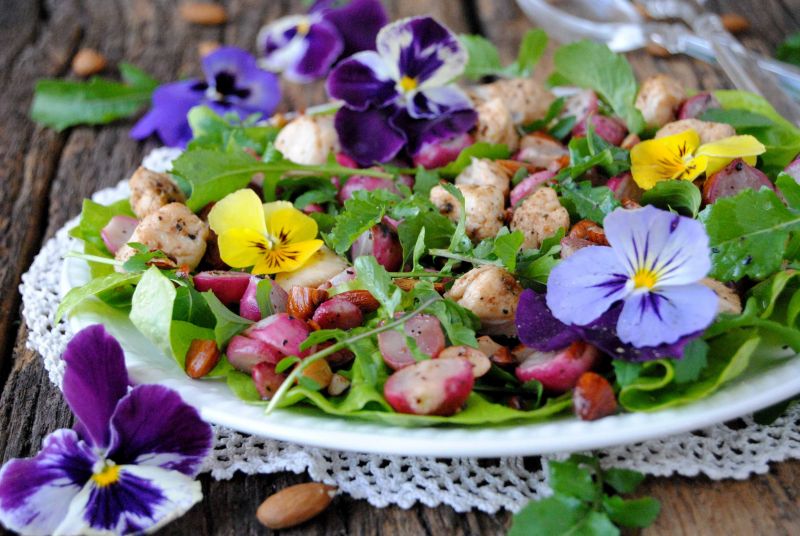 Sałatka z pieczoną rzodkiewką