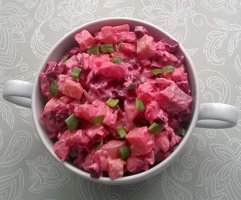 Sałatka z pieczonych warzyw z matiasem Sałatka z pieczonych warzyw z matiasem