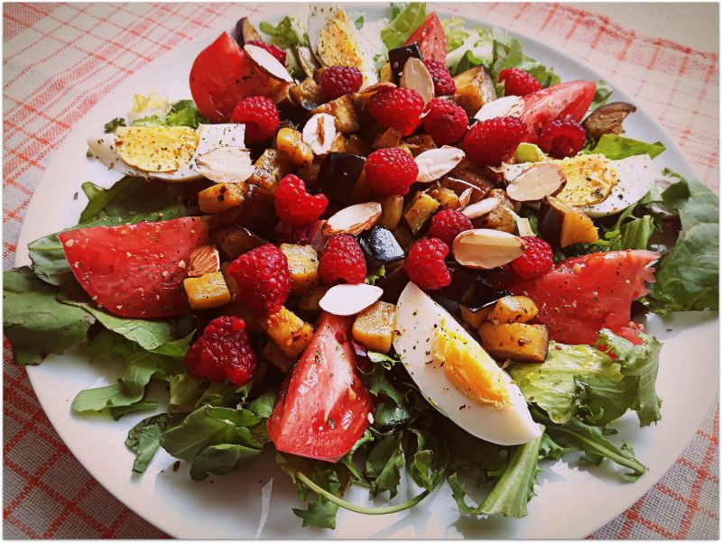 Sałatka z pieczonym bakłażanem Sałatka z pieczonym bakłażanem