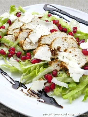 Sałatka z pieczonym indykiem i granatem