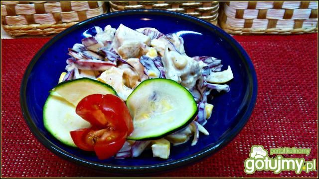 Sałatka z pieczonym kurczakiem,