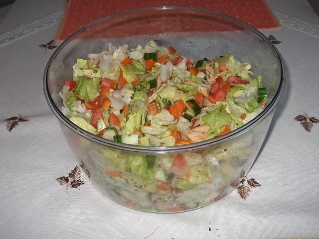 Salatka z pieczonym kurczakiem Salatka z pieczonym kurczakiem