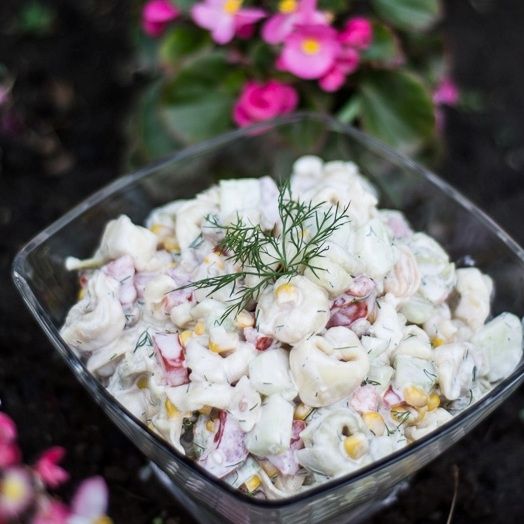 Sałatka z pierożkami tortellini