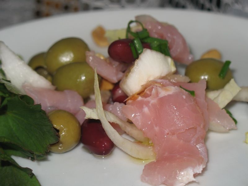 Sałatka z polędwicą łososiową