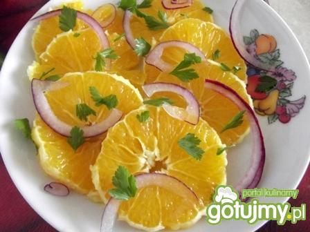 Sałatka z pomarańczy i oliwek