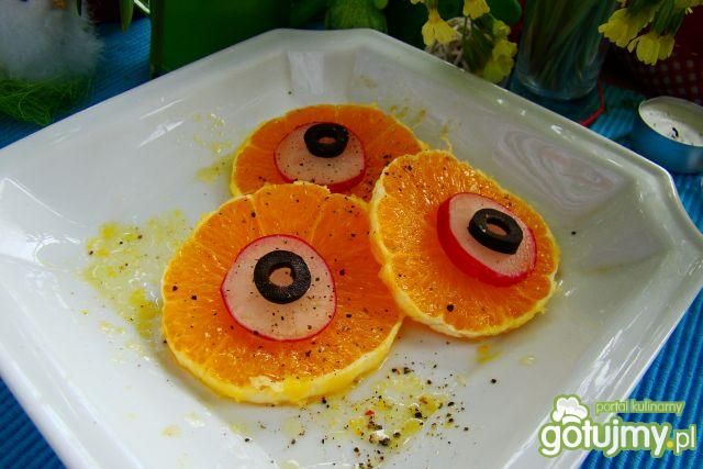 Sałatka  z pomarańczy i rzodkiewki  Sałatka  z pomarańczy i rzodkiewki