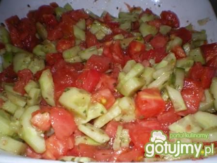 Sałatka z pomidora i ogórka Sałatka z pomidora i ogórka