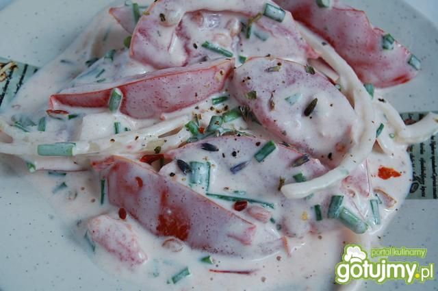 Sałatka z pomidorami i cebulą         Sałatka z pomidorami i cebulą