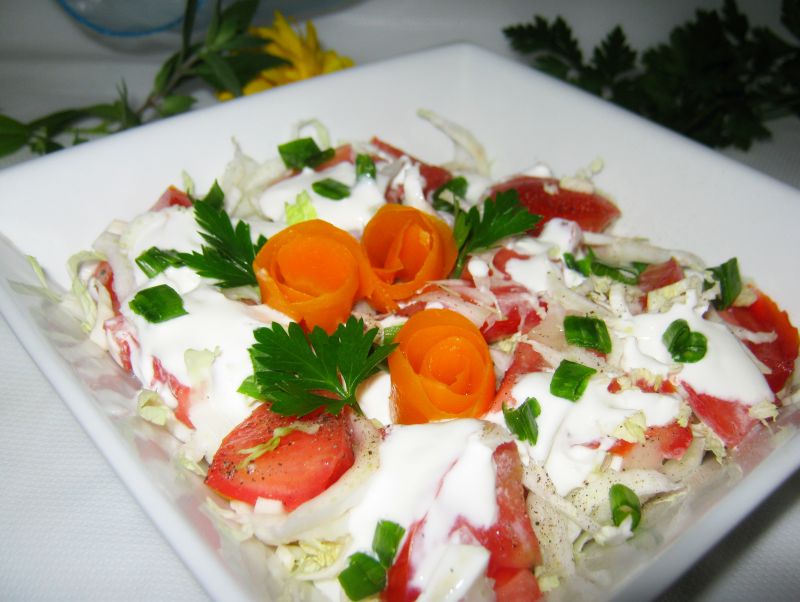 Sałatka z pomidorem do obiadu Sałatka z pomidorem do obiadu