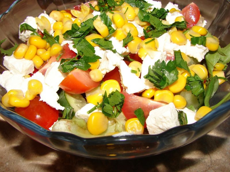 Sałatka z pomidorkami i fetą