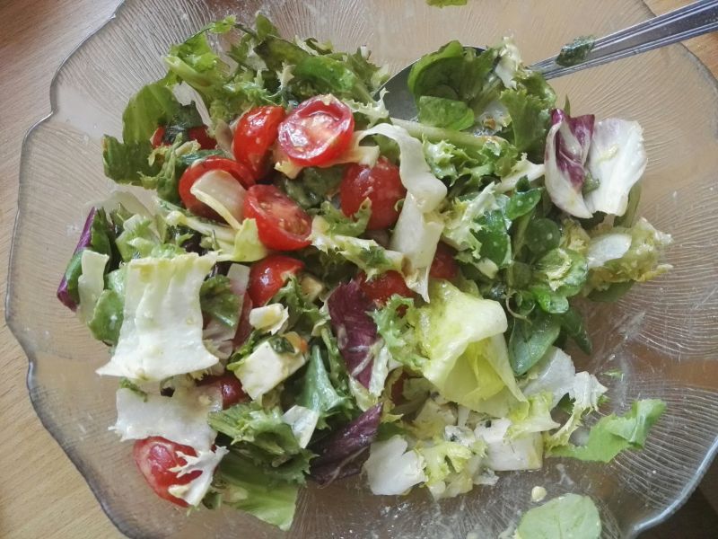 Sałatka z pomidorkami i serem lazur Sałatka z pomidorkami i serem lazur