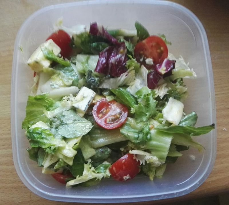 Sałatka z pomidorkami i serem lazur Sałatka z pomidorkami i serem lazur