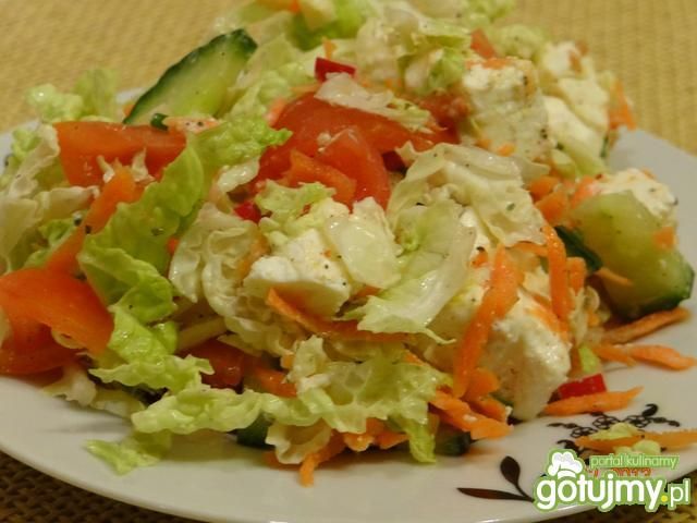 Sałatka z pomidorkami koktajlowymi 