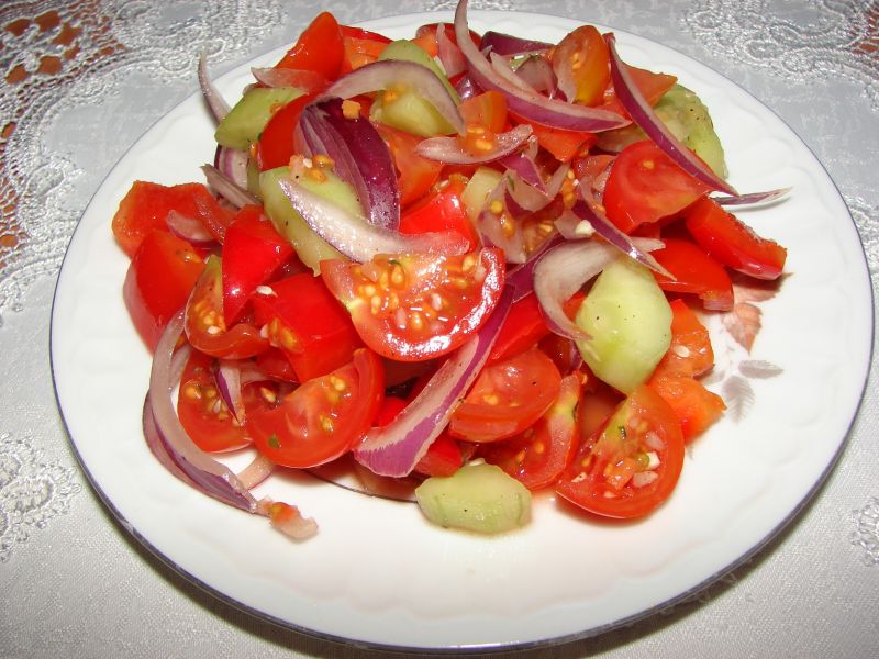 Sałatka z pomidorków