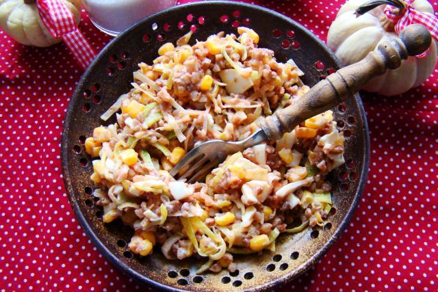 Sałatka  z pora i kaszy gryczanej Sałatka  z pora i kaszy gryczanej