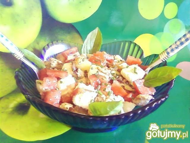 Sałatka  z prażoną cebulą.