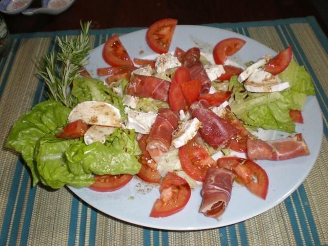 Sałatka z Prosciutto. Sałatka z Prosciutto.