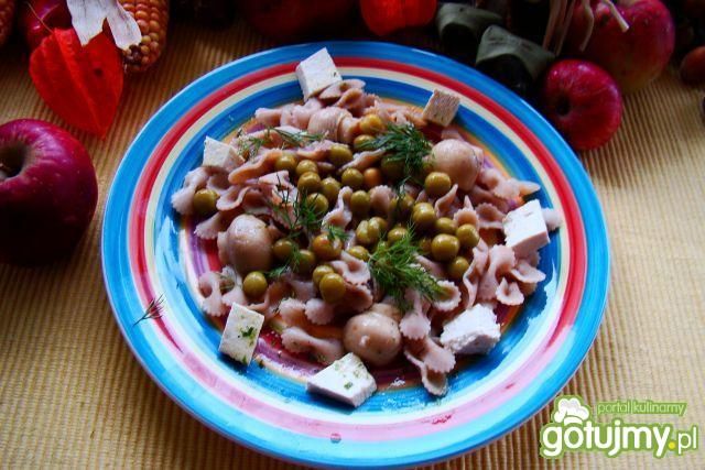 Sałatka z razowego makaronu Sałatka z razowego makaronu