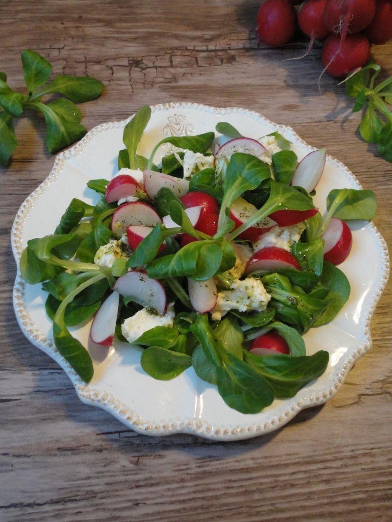 Sałatka z roszponką i bryndzą