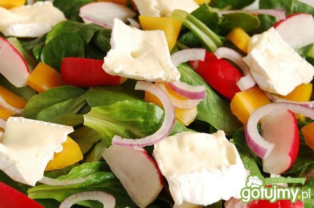 Sałatka z roszponką i sosem             