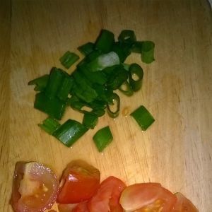 Sałatka z roszponki, wędliny, pomidorków, papryki 