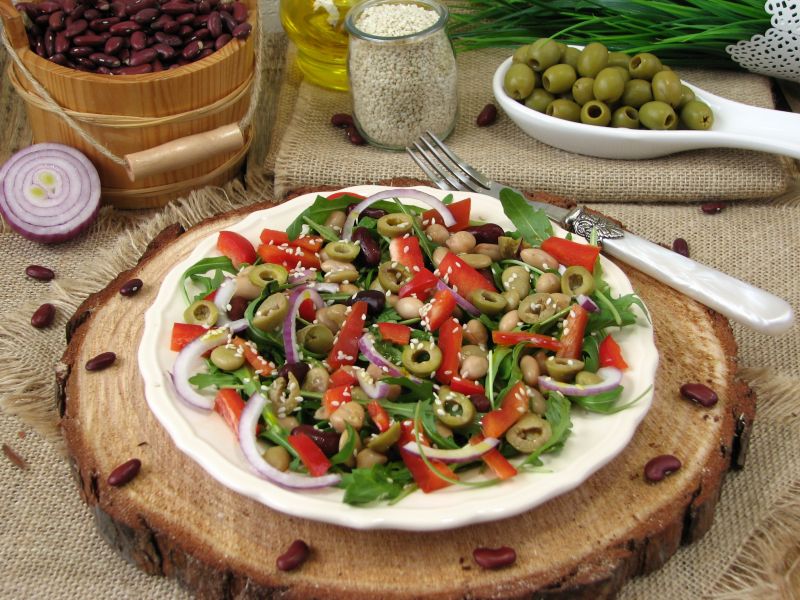 Sałatka z rukolą i cieciorką Sałatka z rukolą i cieciorką