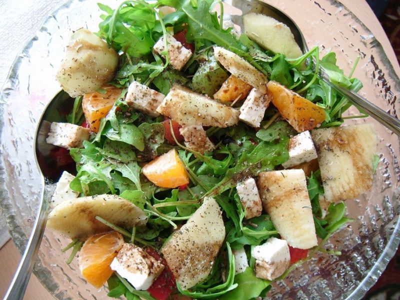 Sałatka z rukolą i mandarynką