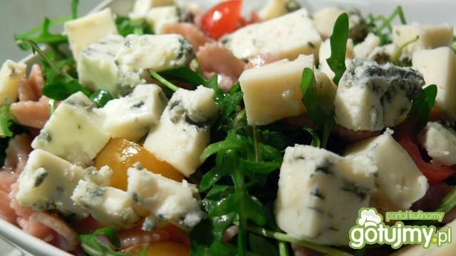 Sałatka z rukolą i serem gorgonzola Sałatka z rukolą i serem gorgonzola
