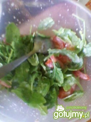 Sałatka z rukoli i pomidora