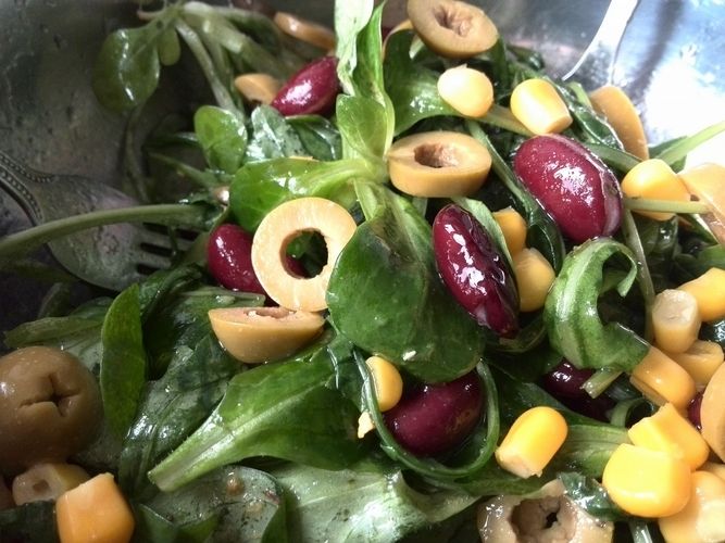 Sałatka z rukoli i roszponki Sałatka z rukoli i roszponki