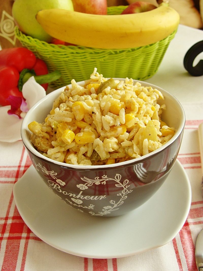 Sałatka z ryżem i kurczakiem