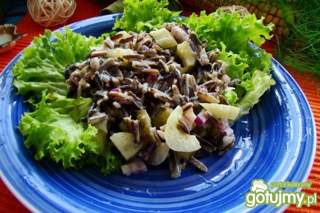 Sałatka z ryżu dzikiego i ogórków  Sałatka z ryżu dzikiego i ogórków