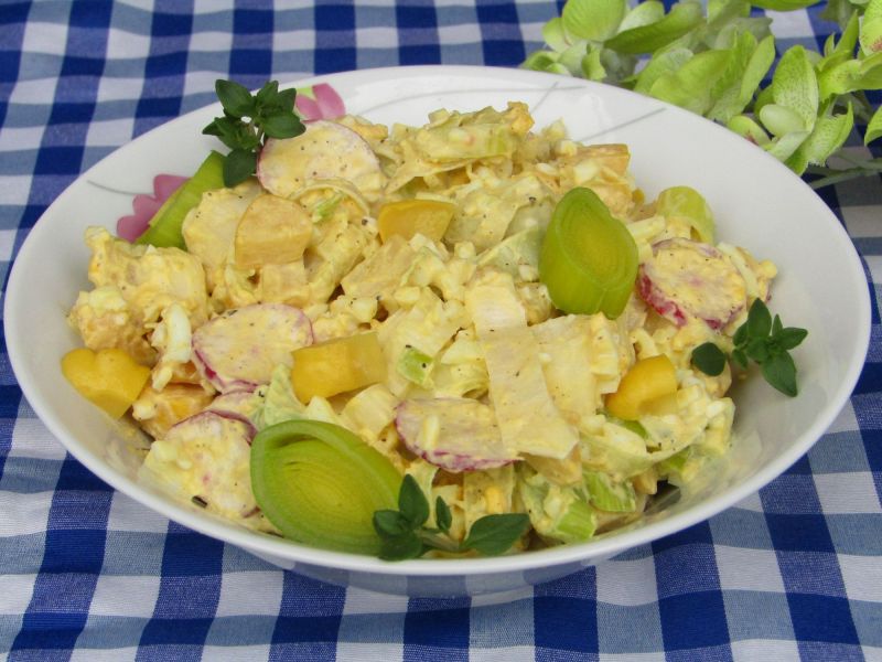 Sałatka z rzodkiewką, porem i patisonami Sałatka z rzodkiewką, porem i patisonami